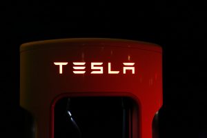 Read more about the article Tesla: Would You Trust Autopilot?